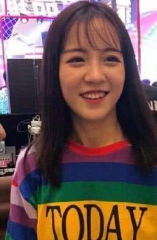 抖音网红杨咩咩ya吃瓜视频,揭秘娱乐圈幕后故事 第2张 抖音网红杨咩咩ya吃瓜视频,揭秘娱乐圈幕后故事 第2张
