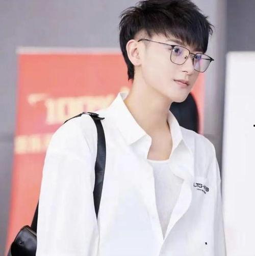 刘宇早期爆料图片视频,揭秘那些不为人知的幕后瞬间  第3张